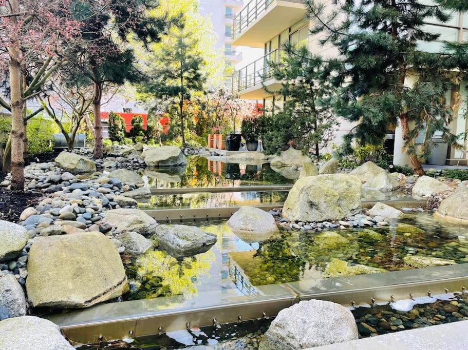 Waterfalls Hotel Виктория Экстерьер фото